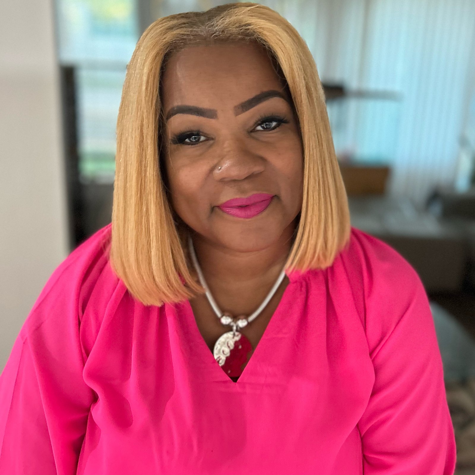 Lorena, founder of Tee'z Me Pleeze